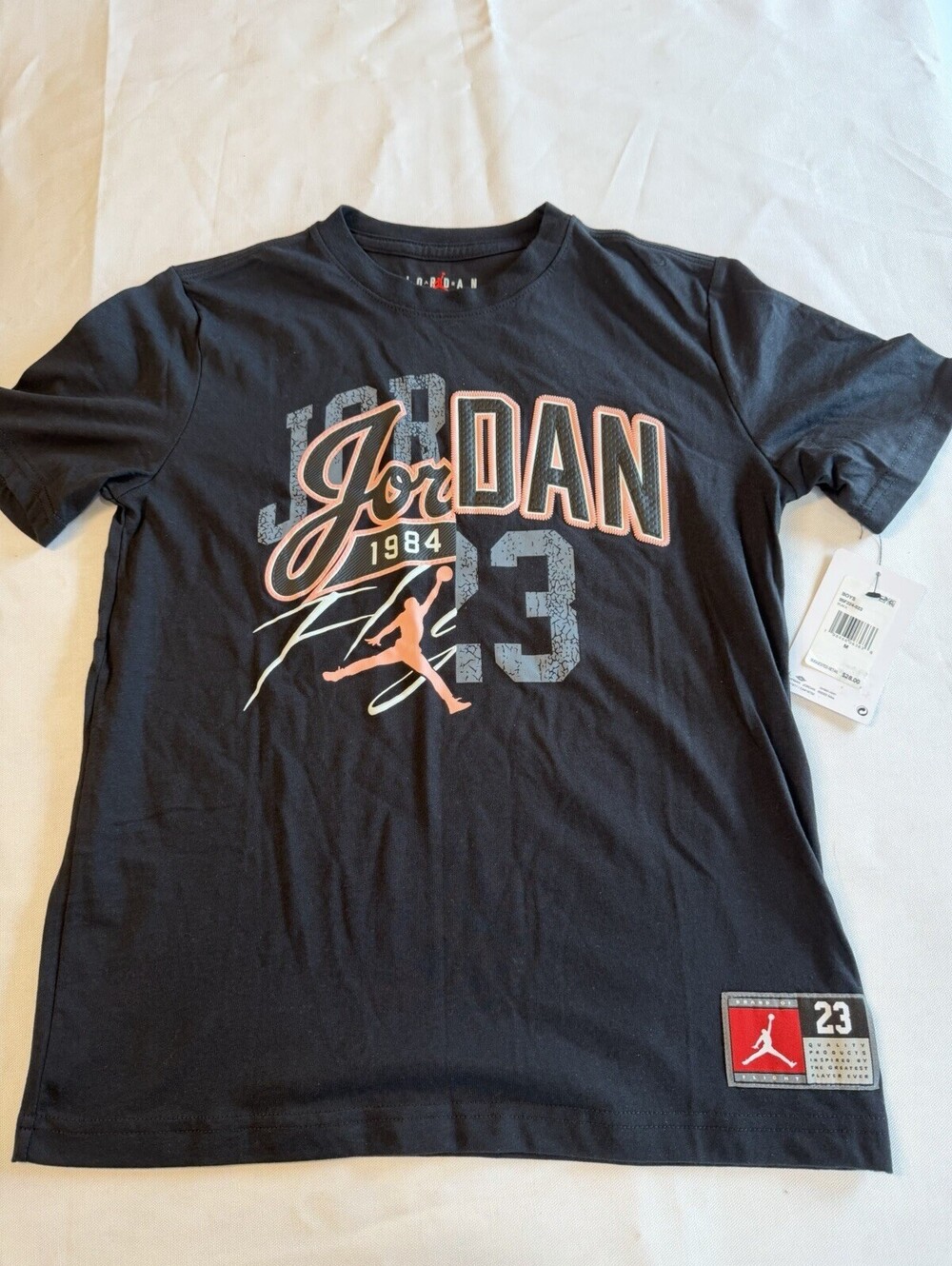 NWT Jordan Boys Graphic T Shirt Medium Black Jumpman 23 Basketball Tee 10-12 Yrs